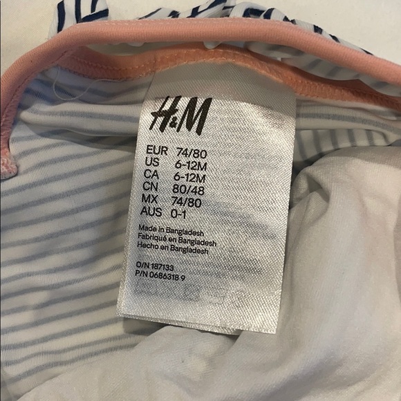 H&M 6-12 mo bathing suit - Picture 6 of 6
